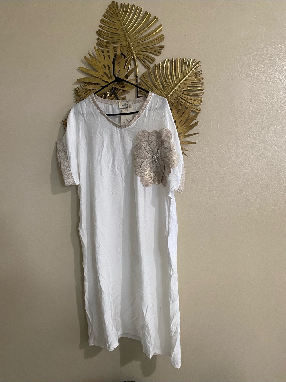 White Women’s V-Neck Dress with Beige Floral Applique